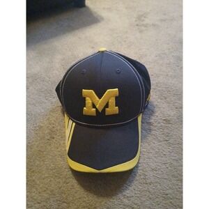 Michigan Wolverines hat cap Stretch Fit Adidas Climalite Vintage NCAA size L/XL!